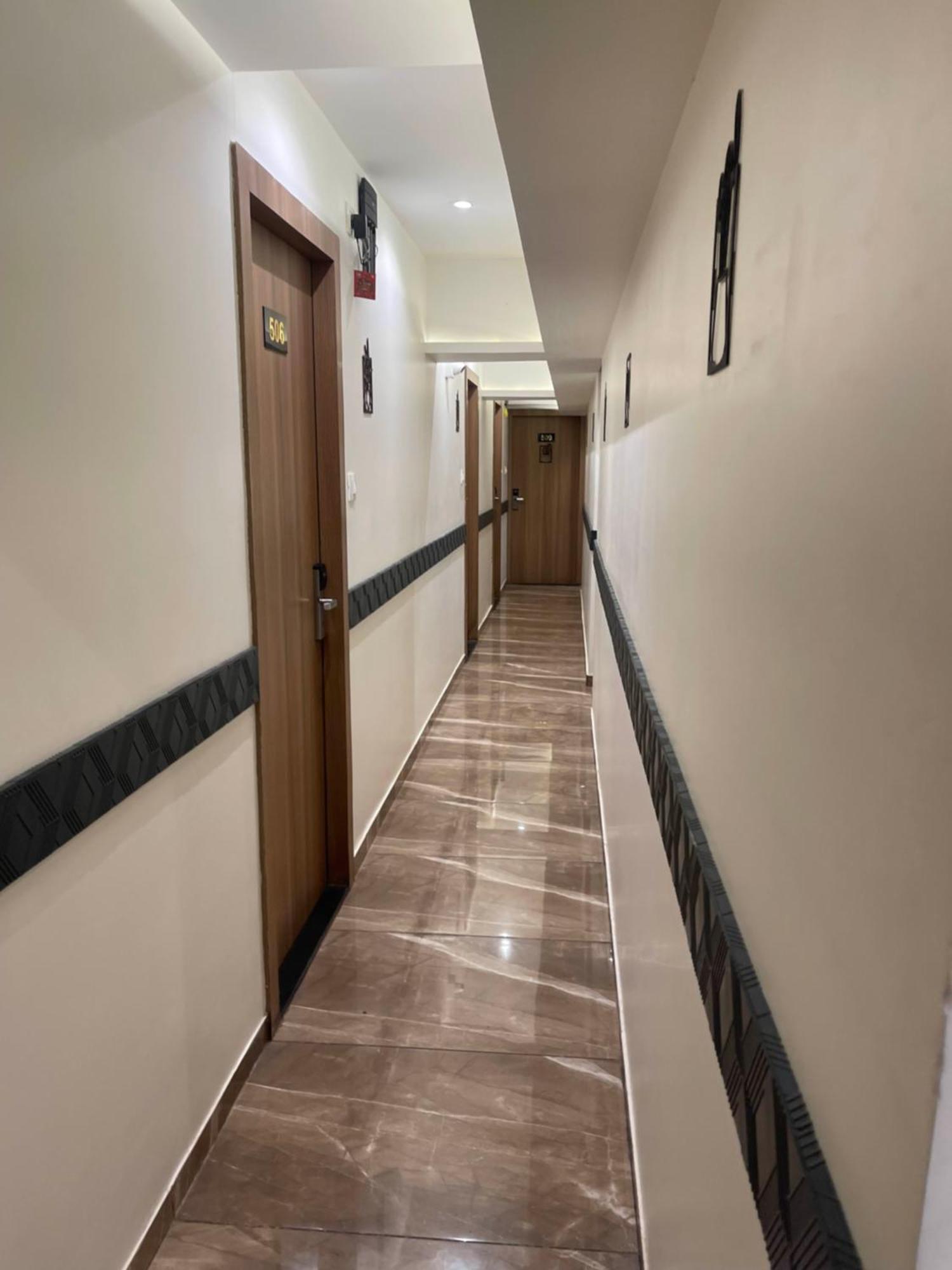 Hotel Black Burn Mumbai Exterior photo